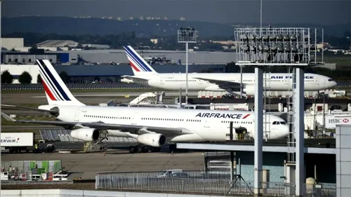 Circa 20% dintre zborurile operate de Air France, suspendate pe fondul grevei naționale