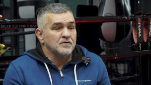 Teroarea vieții lui Leonard Doroftei. "M-au dat afară de la muncă. Mâncam ciorbiță şi mâncare făcută de mama acasă"