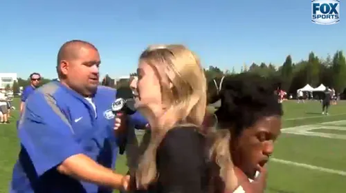 VIDEO O reporteră de la Fox News, strivită de un colos de peste 100 de kilograme în timpul unui antrenament