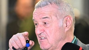 Gigi Becali i-a făcut praf pe Chiricheș și pe Târnovanu pentru o fază din Rapid - FCSB: „Vrei să te schimb? Ce tâmpenii a făcut acolo”