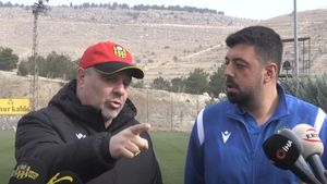 Marius Șumudică își continuă revolta la adresa arbitrajului din Turcia: „Vreau să se termine!”