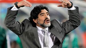 Pele contraatacă: "Maradona a acceptat să antreneze Argentina doar pentru bani"