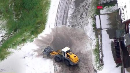 Ice Age în Turul Franței 2019! Egan Bernal a devenit noul lider, într-o zi memorabilă, în care etapa a fost oprită brusc, după 89 de kilometri. Imaginile apocaliptice