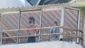 După ce a oripilat pe arena lui Vancouver Canucks, Miley Cyrus a avut altă "ieșire" care a adus-o pe prima pagină a ziarelor