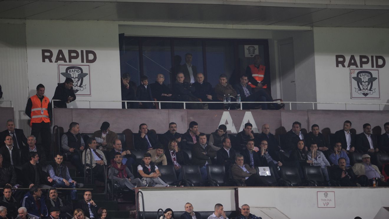 Amendă pentru Rapid!** Cât va plăti Copos pentru scandările fanilor și mesajele: "Mitică la psihiatrie" și "Mitică la pușcărie"