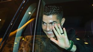 Fiica lui Cristiano Ronaldo e suporterul rivalei de moarte a lui Manchester United!