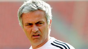 De ce scârțâie Chelsea cu "Mou"? Știu englezii: "Echipa asta era pentru Pep! Jose, dacă îl lași în fabrica Ferrari, îți face tanc"