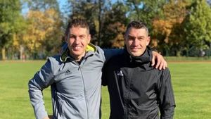 Szabolcs, fratele lui Istvan Kovacs, a debutat ca arbitru de centru în Liga 1. Au mai existat astfel de cazuri în fotbalul românesc?