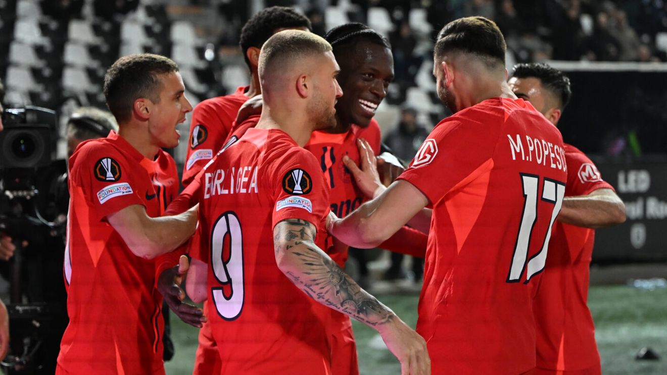 „Pfai, ce fentă face! Mare jucător”. Driblingul de brazilian al starului FCSB l-a dat pe spate şi pe exigentul Basarab Panduru