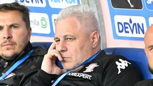 Fotbalistul dat afară de Șumudică din Giulești rupe plasele în străinătate. A marcat jumătate din golurile echipei sale