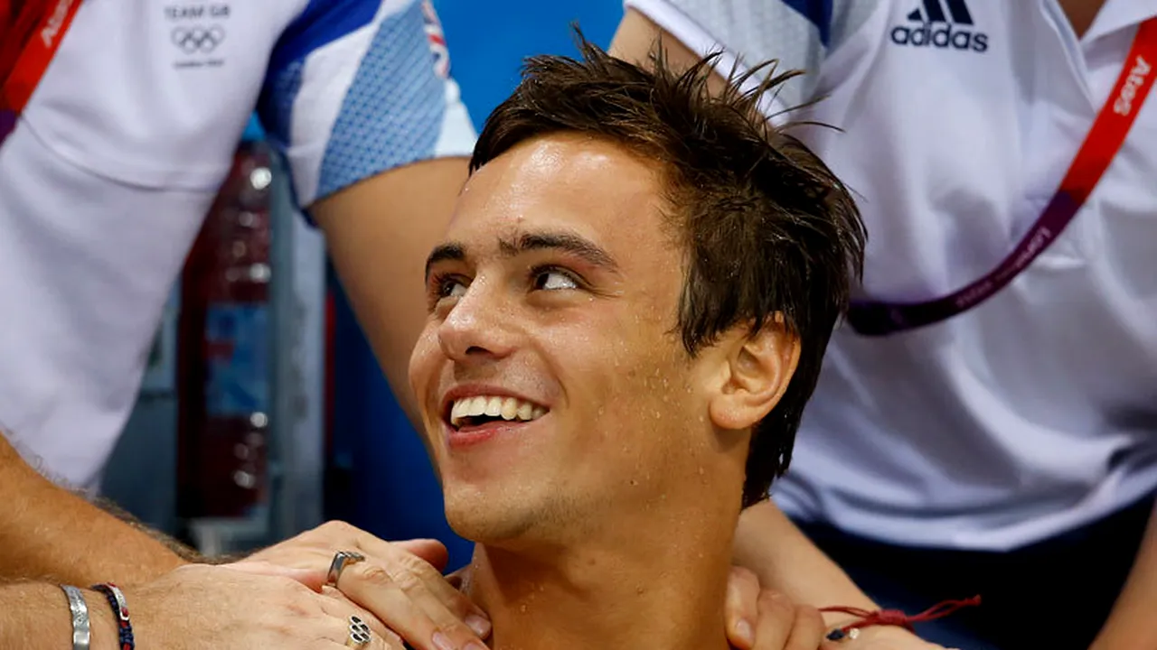 Tom Daley, medaliat cu bronz la JO, a anunțat că e bisexual. FOTO Cu ce bărbat are o relație