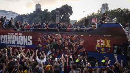 Cum au auzit că Barcelona vrea să îl vândă, cum au și apărut la negocieri. Arabii nu au limite la transferuri și vor să-l cumpere pe starul catalanilor