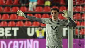 Transferul lui Mihai Popa la CFR Cluj, blocat. „Decizia e a lor! Noi ni-l dorim!” Ce îi deranjează pe ardeleni. „E exagerat!”