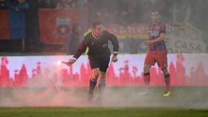 Steaua și Dinamo au fost amendate cu 50.000 de lei în total după derby