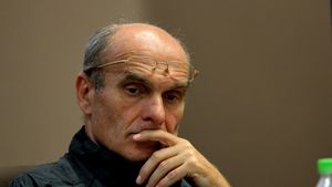 Cristian Tudor Popescu s-a prăbușit emoțional la gândul că Simona Halep s-a dopat voluntar: „Dacă se va aduce o probă în acest sens, ar fi un șoc imens pentru mine! Se va distruge un mod de gândire, nu știu ce o să mai fac, ce o să mai scriu” | EXCLUSIV