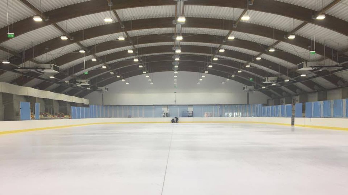 FOTO | Cum arată patinoarul construit de Țiriac lângă București. "Dacă se vrea cu adevărat, se poate!"