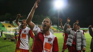 EXCLUSIV | Antrenorul lui Dinamo care îi speria pe jucători: "Era armată! Nici nu puteam să mă așez în pat, aveam febră peste tot". Dezvăluirile lui Cristi Pulhac