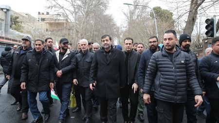 Iran a anunțat ce va face imediat ce va primi răspunsul, în timp ce Trump a amenințat că „o civilizație va muri diseară”