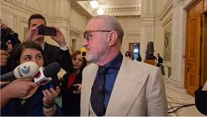 Gigi Becali știe ce se va întâmpla cu moțiunea împotriva lui Ilie Bolojan: „Am venit să votez!”. Ce zice de viitorul premier