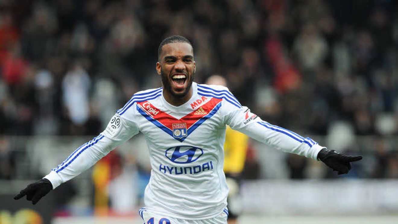 Olympique Lyon a anunțat că a refuzat o ofertă făcută de Arsenal pentru Lacazette. Ce sumă au propus londonezii