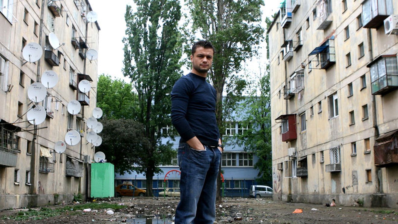 Poveste din Rahova. "JoJo a devenit boxer pentru că i-am spart eu nasul". Ionuț Dan Ion poate deveni sâmbătă al cincilea campion mondial la box profesionist al României