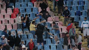 Suporterii Stelei nu vor fi reprezentați la întâlnirea cu FRF, dar se ceartă între ei:** "Cei din AISS sunt suporteri de hochei și popice, nu de fotbal"