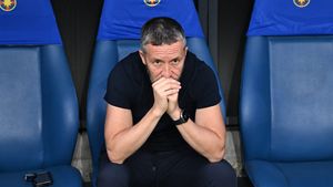 A făcut iureş! Meme Stoica s-a luat şi de reprezentantul FARE: „A zis că aia e scandare homofobă!”