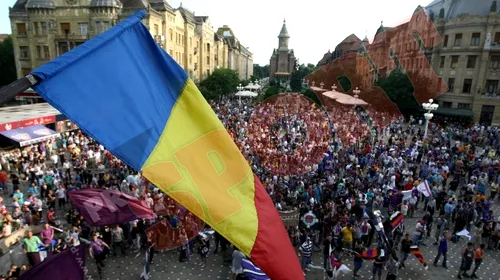 FOTO Peste 6.000 de fani au fost în stradă!** „Oriunde pentru Poli!”