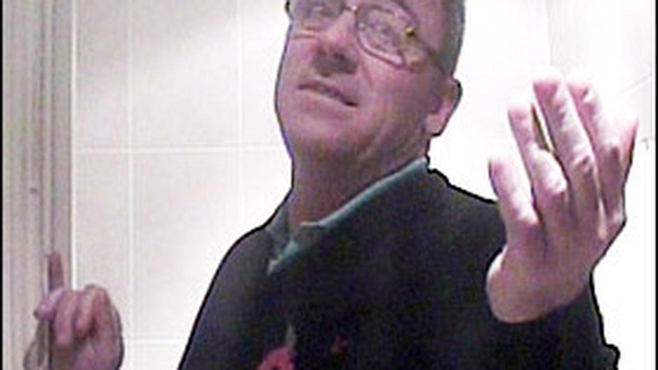 VIDEO INCREDIBIL** Tatăl lui John Terry vinde cocaină într-un bar!