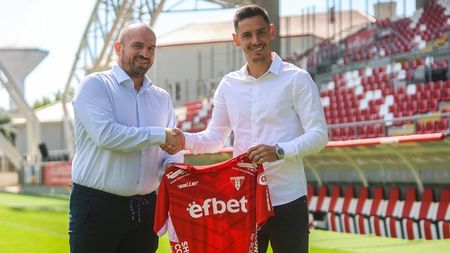Paul Anton, în Superliga! A semnat cu UTA Arad: „Ca să glumesc cred că de aia s-a și insistat să vin”. Ce spune mijlocașul despre situația lui Dinamo?