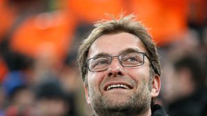 Jurgen Klopp își varsă supărarea pe Guardiola după transferul lui Goetze la Bayern! :)** Replică de colecție dată de german înainte de meciul cu Real Madrid