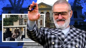 Palatul de 25.000.000 de euro al lui Gigi Becali e noua fiță a Bucureștiului. Străinii vin să-l vadă ca pe un obiectiv turistic de preț. EXCLUSIV