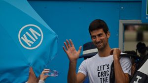  Djokovic și Federer se revoltă și ies în față: "Mă deranjează. Ce, suntem la Big Brother?". VIDEO | Semnalul de alarmă tras de "granzii" din ATP: "În cazul femeilor e și mai rău"