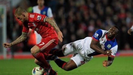 Liverpool câștigă după 4 meciuri fără victorie!** Andy Carroll a adus victoria în minutul 91