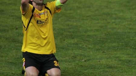 Contra:** "A fost un meci nebun, din care CFR-ul are de câștigat! Ei sunt campioni!"