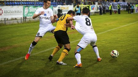 Acuzații extrem de grave în fotbalul românesc: "Antrenorul de la Gaz Metan mi-a cerut 5000 de euro ca să joc". Balaur: "E o mare minciună. A jucat 20 de minute și n-a prezentat interes"