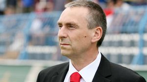 Reacția lui Burleanu după ce Zoltan Kovacs a fost acuzat de Hagi că a jignit mai mulți juniori de la naționala sub 17 ani: "Dezaprob total o asemenea reacție"