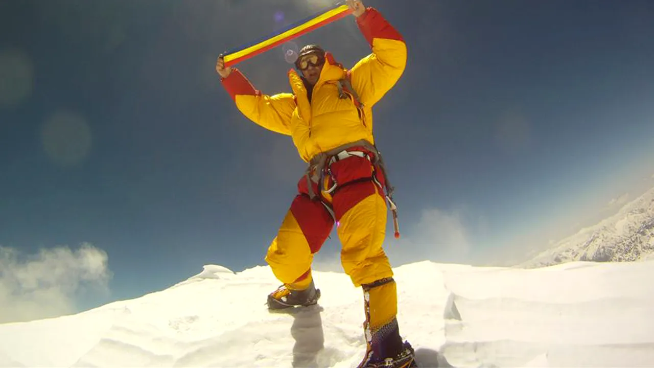 Performanță fantastică pentru Horia Colibășanu: a cucerit vârful Everest fără șerpași sau oxigen suplimentar, în premieră națională!