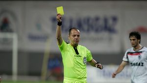 Costel Lazăr îl dă în judecată pe Marius Avram