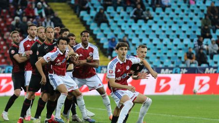 🚨 Oțelul Galați – Csikszereda 1-1, în etapa 12 din Superligă. Meci nebun, cu două cartonașe roșii