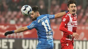 Chindia - Dinamo, arbitrat de coșmarul dâmbovițenilor! Ce spun Emil Săndoi și Andrei Pițian înainte de jocul cu ”câinii”