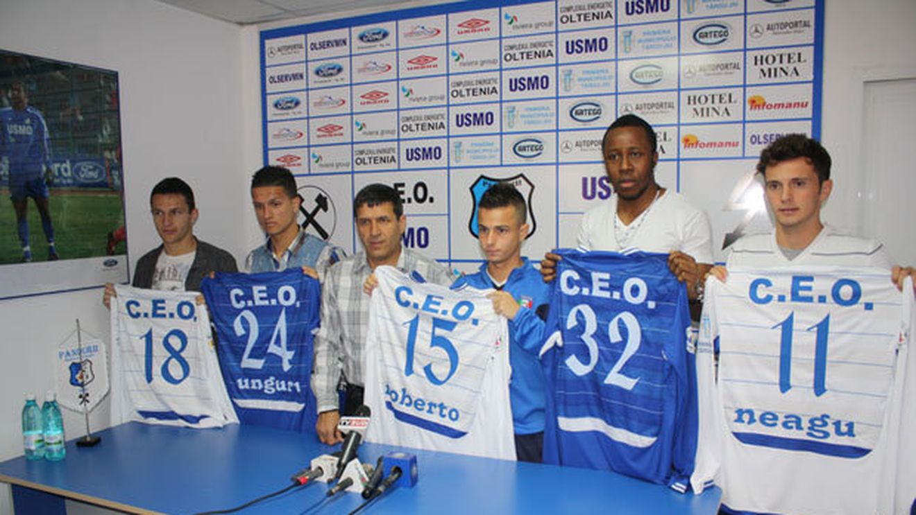 Pandurii și-au prezentat noile achiziții înainte de meciul cu liderul Dinamo:** "Sperăm să debutăm cu o victorie"