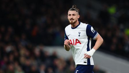 Un nume cu greutate a anunțat în Anglia decizia pe care Tottenham a luat-o în cazul transferului lui Radu Drăgușin în această iarnă