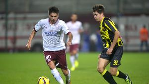 Repetă giuleștenii erorile din 2014? Fără antrenor, fără președinte, Rapid s-a mai despărțit de doi jucători și are doar 5 fotbaliști în lot