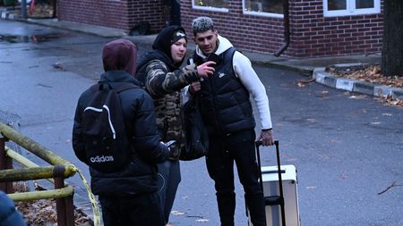 Florinel Coman și-a făcut bagajele și a atras atenția tuturor! Nu mică le-a fost uimirea colegilor când au văzut ce apare pe trollerul vedetei FCSB. FOTO