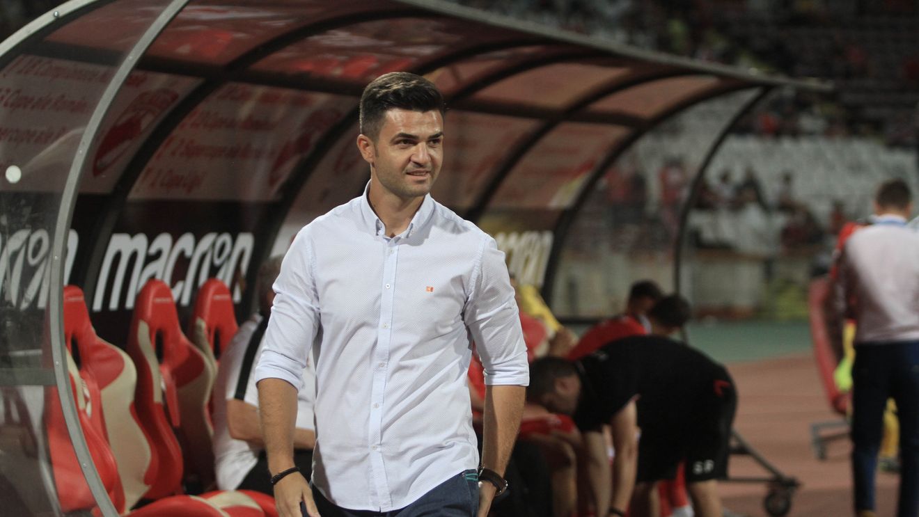 Primul meci fără gol primit i-a dat curaj: "Îl invit pe Cornel Dinu la antrenamente să ne învețe șotronul". Bratu, discurs "full option". Puștiul care "a jucat formidabil", de ce stă două minute în vestiar la pauză și antrenorul român care-l ajută: "E exemplul meu!"