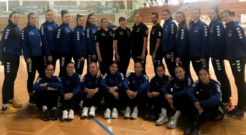 Lotul naționalei de handbal pentru Festivalul Olimpic al Tineretului European de la Baku. La ultima ediție, România a câștigat medalia de argint