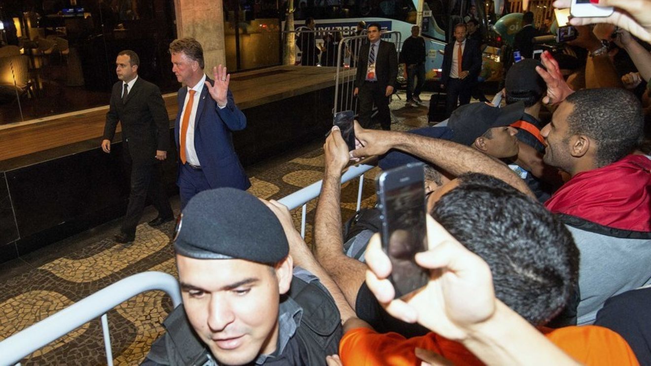 Moment uluitor în vestiarul Olandei. Ce a decis Louis van Gaal imediat după meciul cu Spania