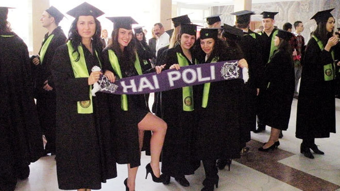 Studenții, alături de Poli: "Câștigăm și ieșim pe străzi"