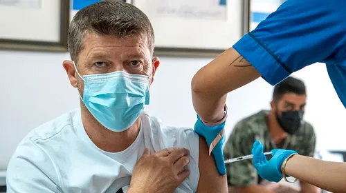 Daniel Isăilă s-a vaccinat a treia oară cu serul chinezesc! Care sunt condițiile COVID-19 în Emiratele Arabe Unite